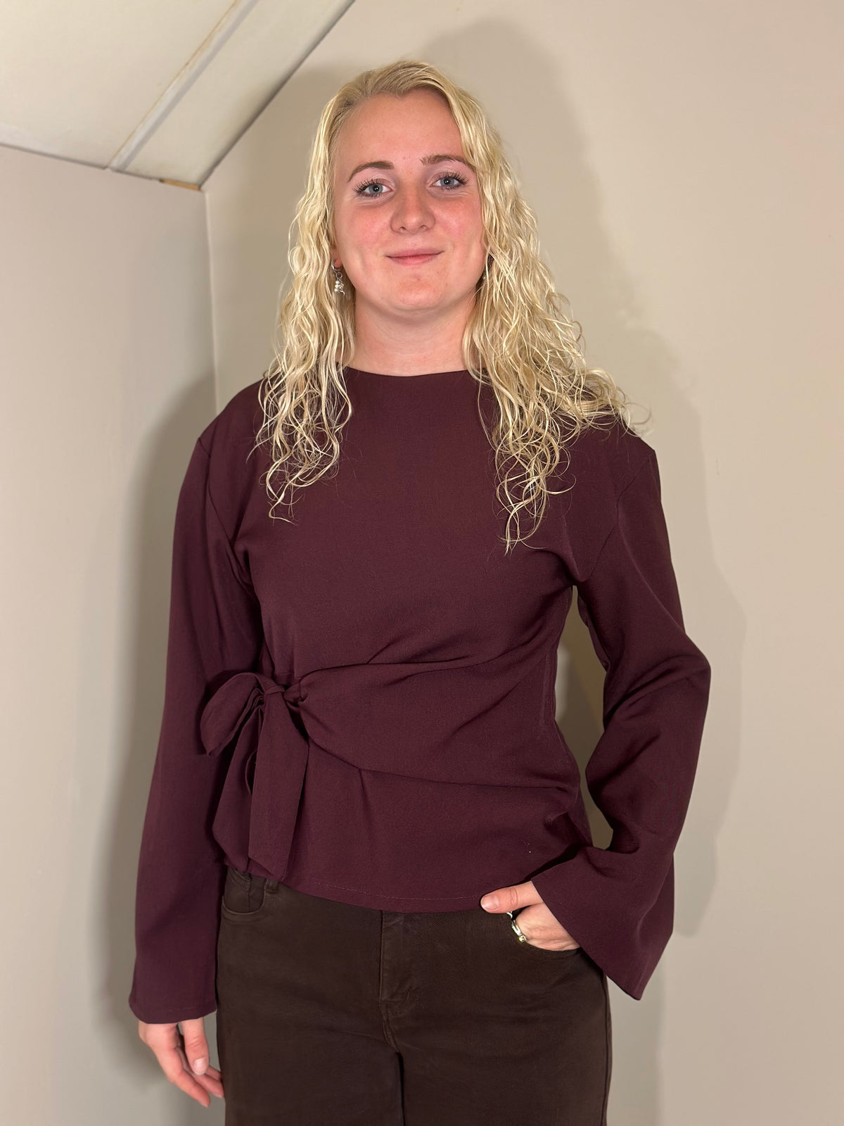 Bordeaux top met strikdetail