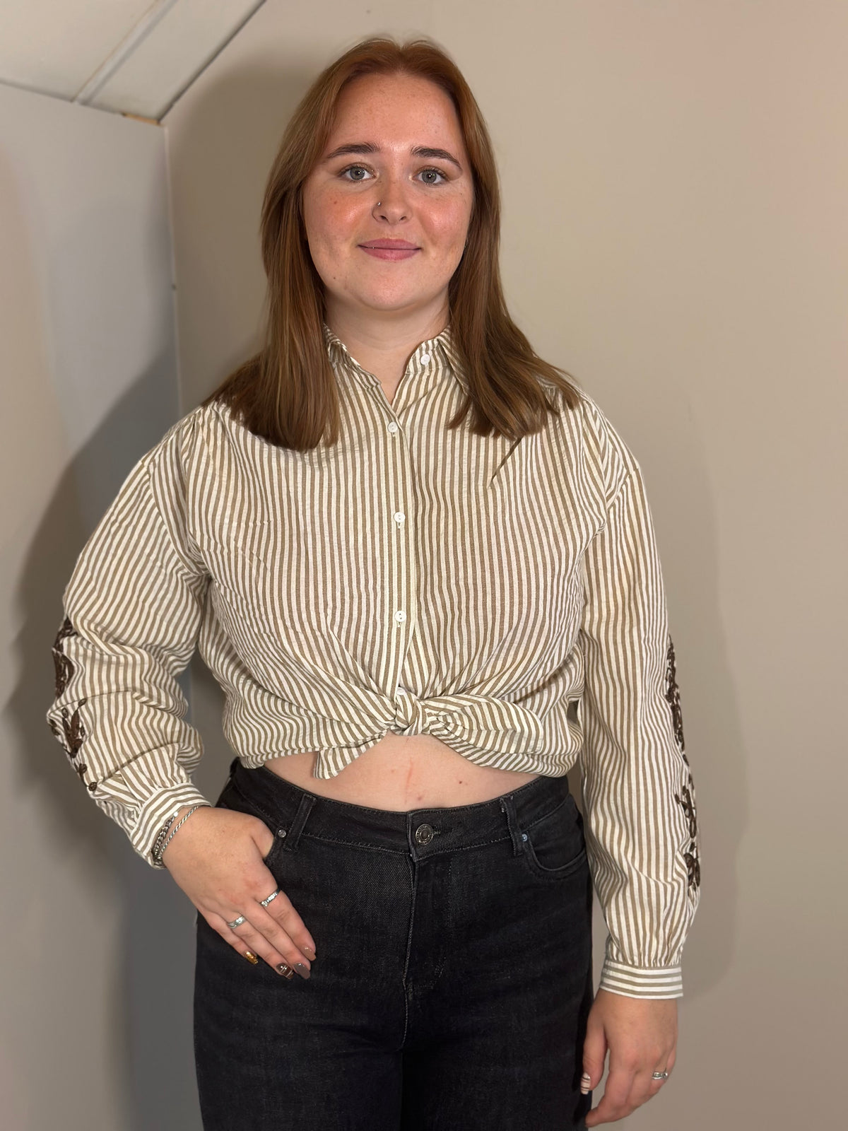 Bruin gestreepte blouse met bloemenborduursel
