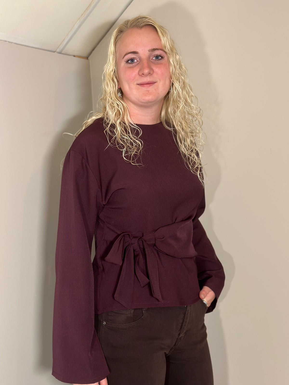 Bordeaux top met strikdetail